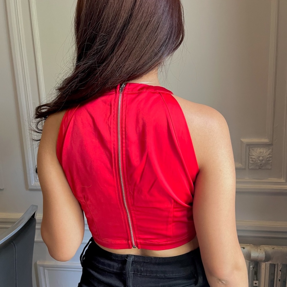 DAIMARAN Mali Women's Crop Top Satin Sleeveless Red Full Zip Size S - Picture 2 of 4